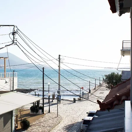 Art Navarino Apartment Gialova