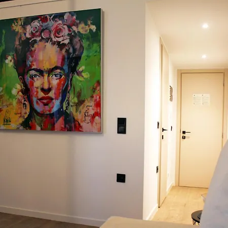 Art Navarino 아파트