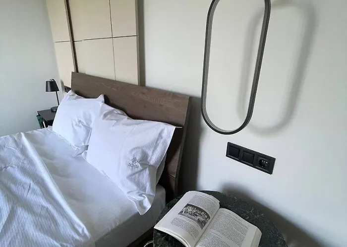 Art Navarino * 吉亚洛瓦