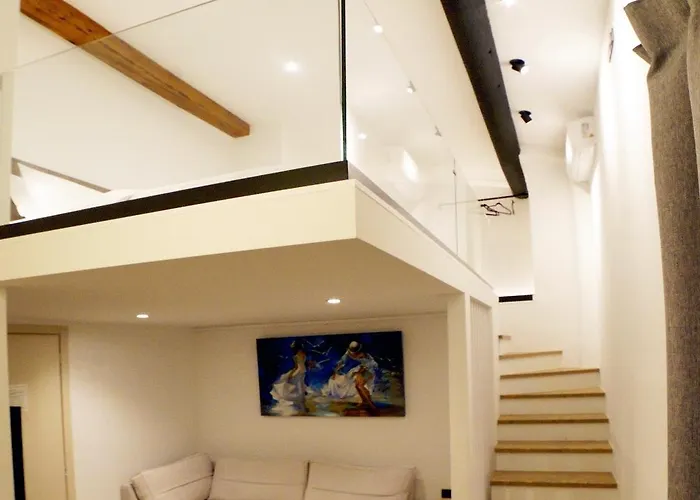 公寓 Art Navarino *