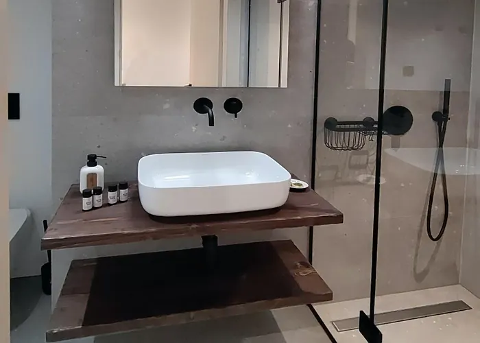 Art Navarino * 吉亚洛瓦